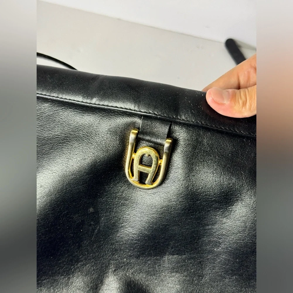 Etienne Aigner Women’s Black Genuine Leather Crossbody Shoulder Bag - Picture 4 of 9